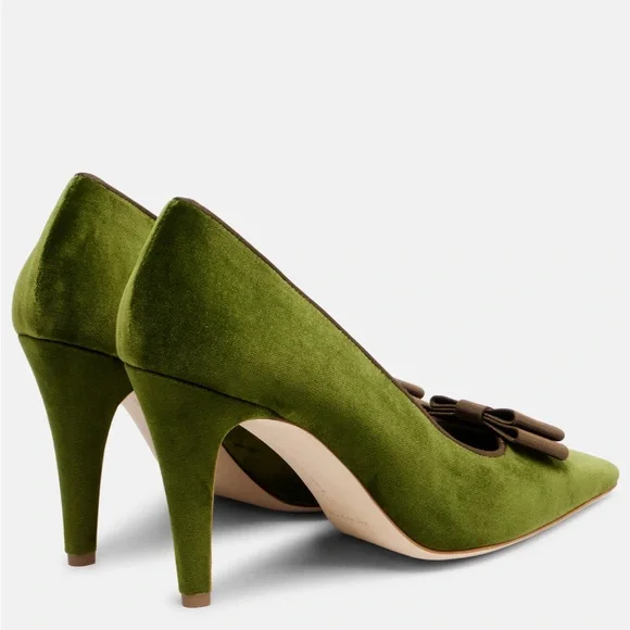 Manolo Blahnik Readorhi green velvet 95mm pointed-toe pumps with grosgrain bow - Picture 3 of 4